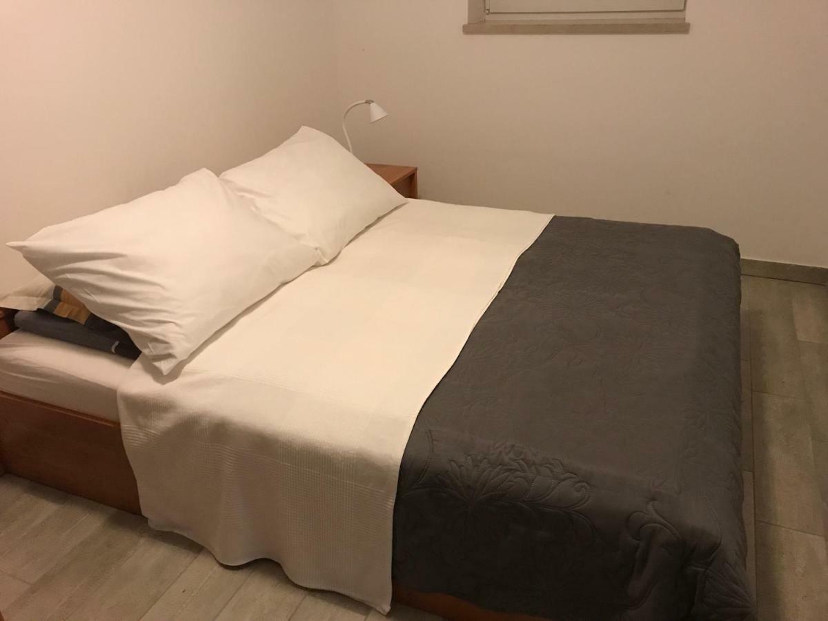 Midavkl Apartment Pirovac